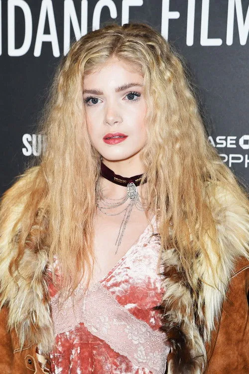 Elena Kampouris photo