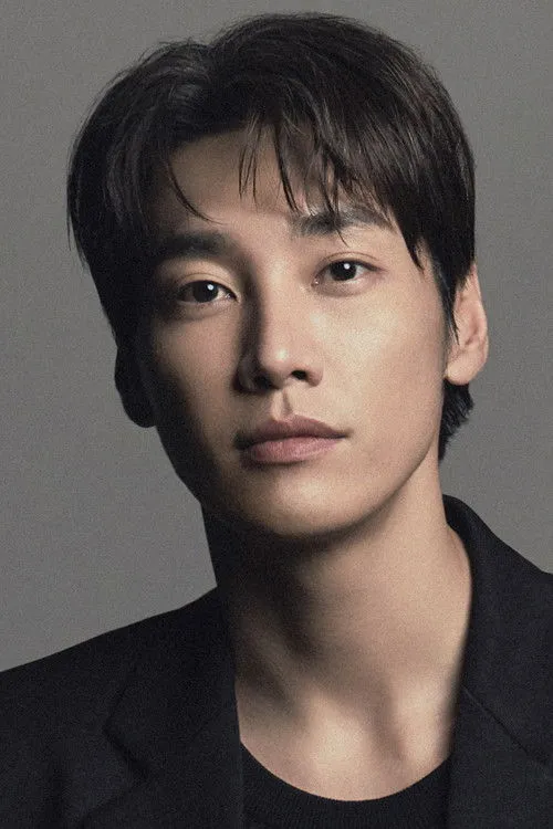 Kim Young-kwang photo