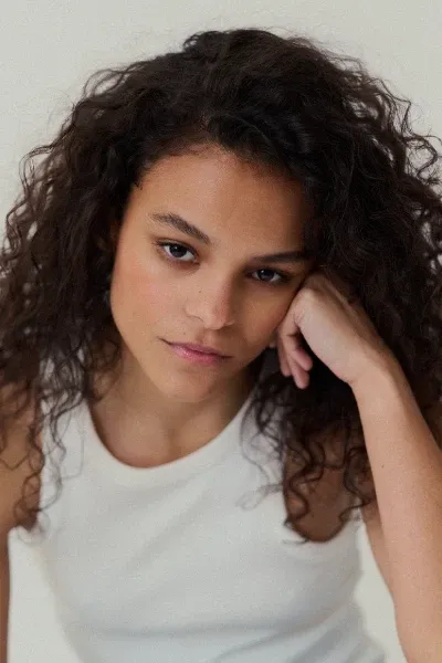 Chloe Lea photo