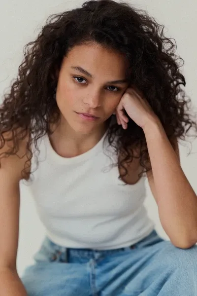Chloe Lea photo