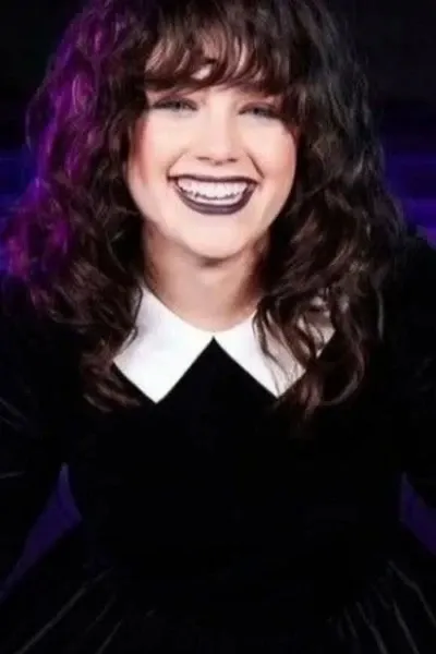Mary Mouser photo