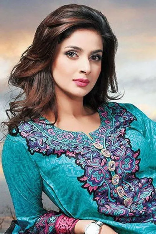 Saba Qamar photo