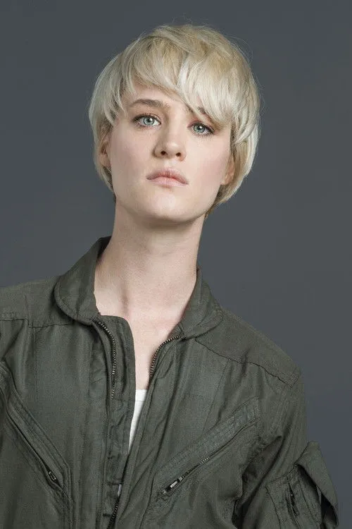 Mackenzie Davis photo