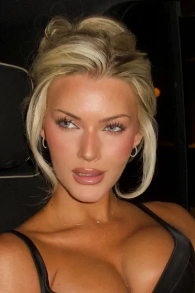 Victoria Kjær Theilvig photo