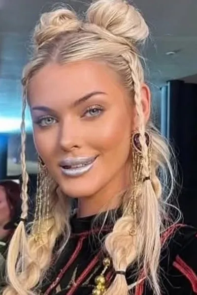 Victoria Kjær Theilvig photo