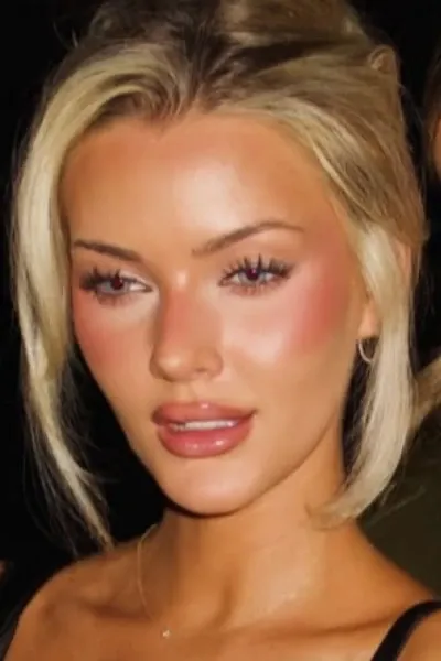 Victoria Kjær Theilvig photo