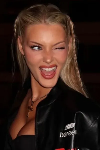 Victoria Kjær Theilvig photo