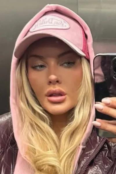 Victoria Kjær Theilvig photo
