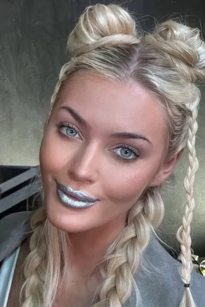 Victoria Kjær Theilvig photo