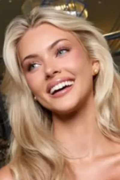 Victoria Kjær Theilvig photo
