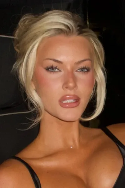 Victoria Kjær Theilvig photo