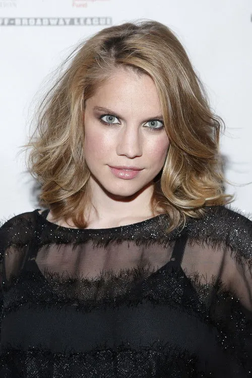 Anna Chlumsky photo