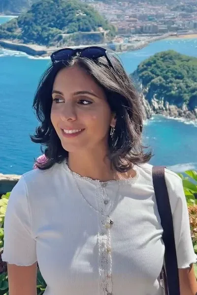 Anjli Mohindra photo