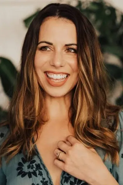 Laura Bailey photo