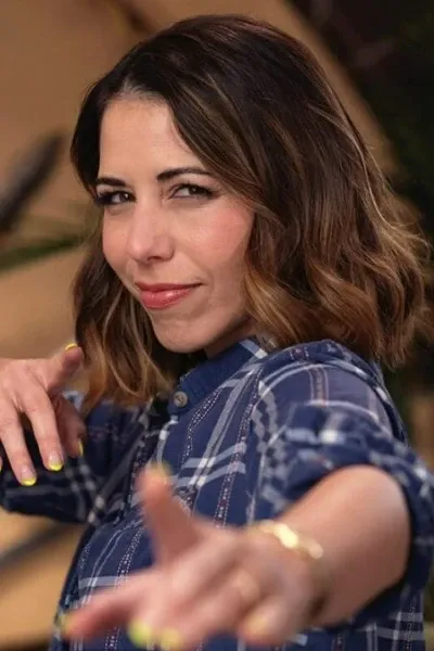 Laura Bailey photo