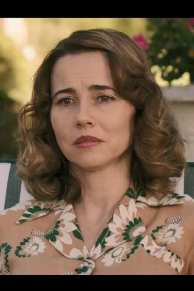 Mae Capone