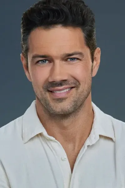 Ryan Paevey photo