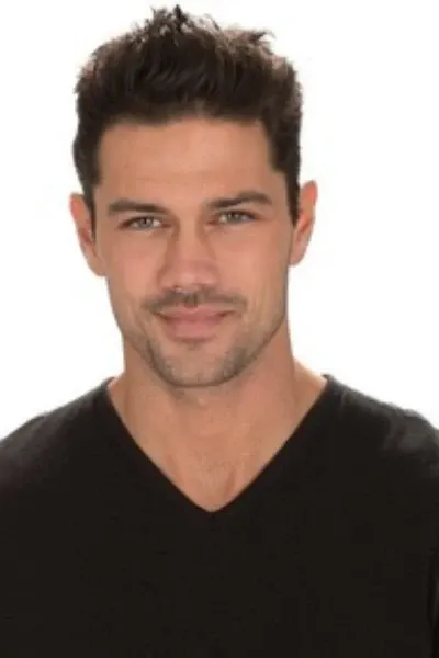 Ryan Paevey photo