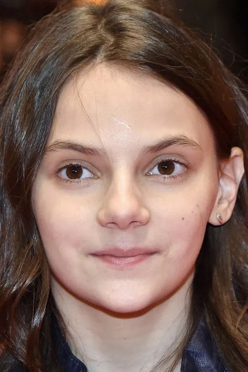 Dafne Keen photo