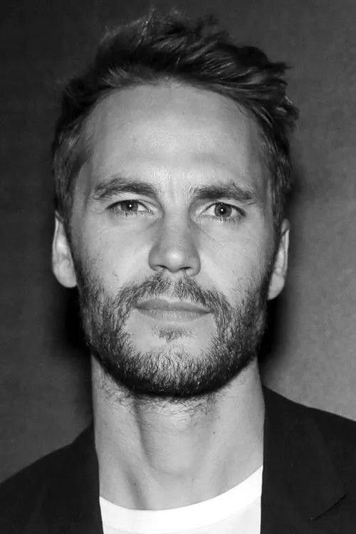 Taylor Kitsch photo
