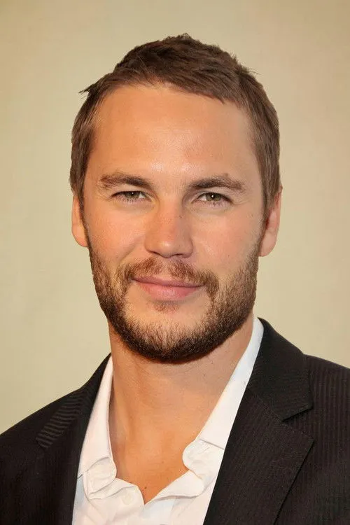 Taylor Kitsch photo
