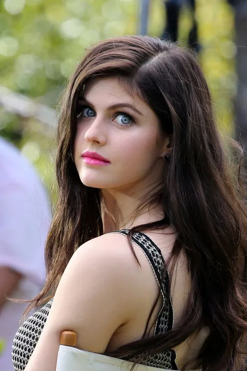 Alexandra Daddario photo