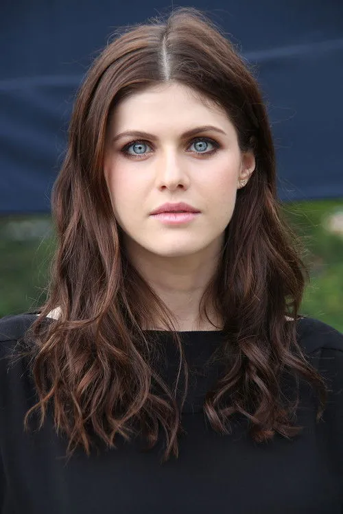 Alexandra Daddario photo