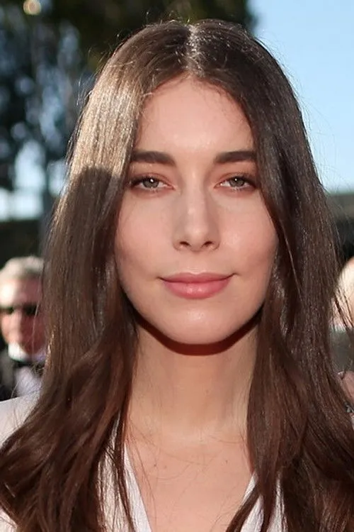 Danielle Haim photo