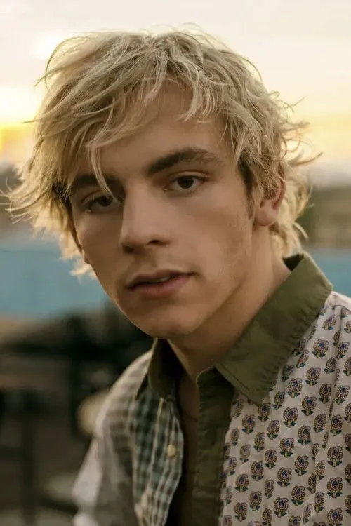 Ross Lynch photo