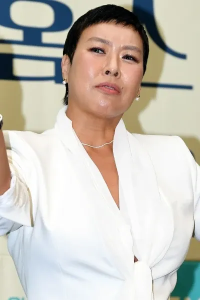 Jung Young-Joo photo