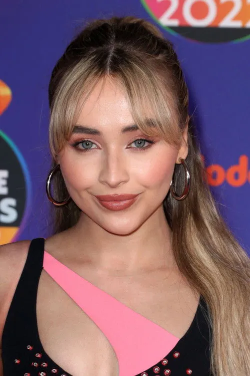 Sabrina Carpenter photo