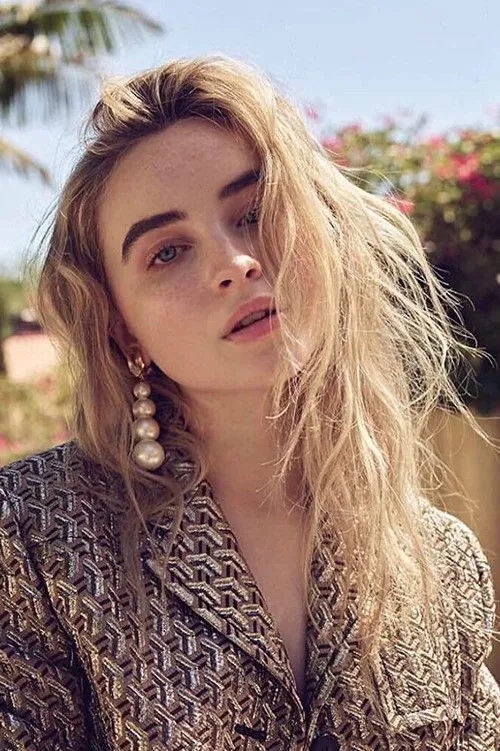 Sabrina Carpenter photo