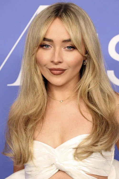 Sabrina Carpenter photo