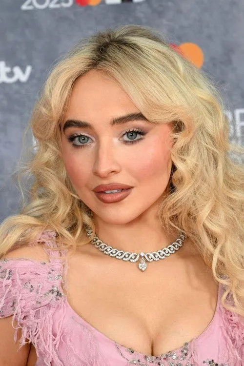 Sabrina Carpenter photo