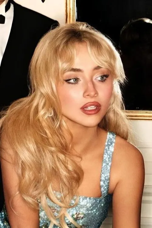 Sabrina Carpenter photo
