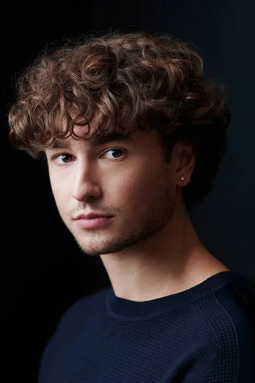 Gabriel LaBelle photo