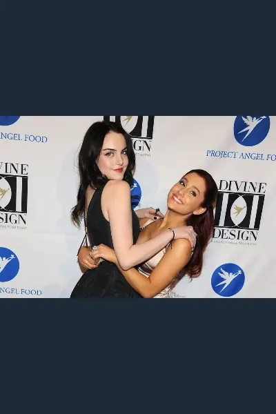 Ariana Grande and Elizabeth Gillies photo