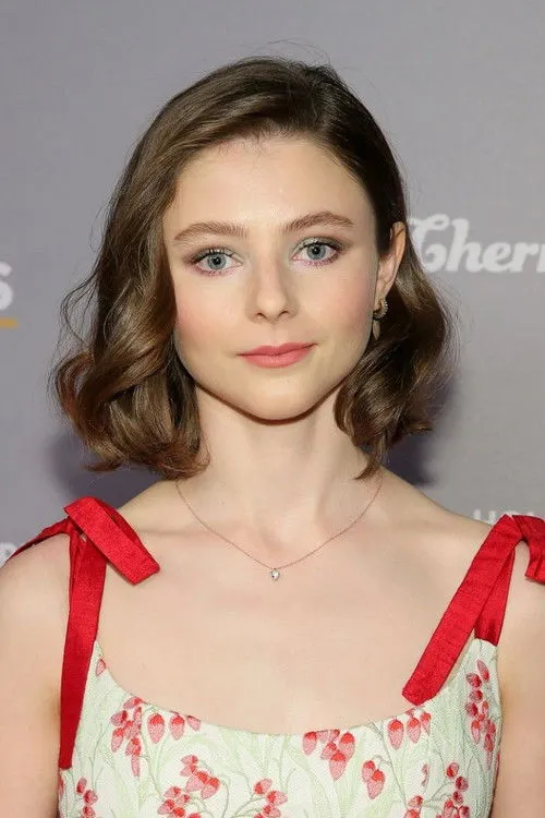 Thomasin McKenzie photo
