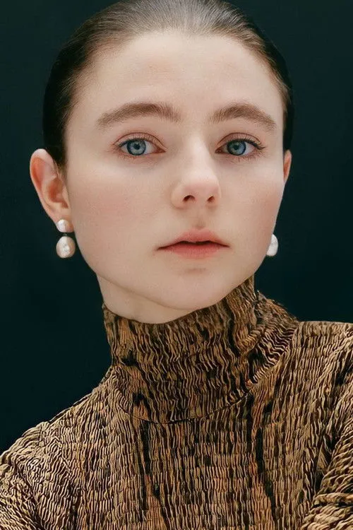 Thomasin McKenzie photo