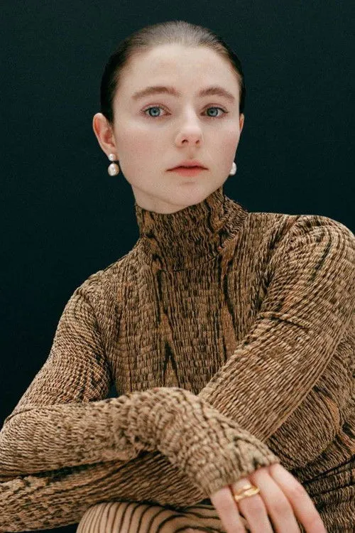 Thomasin McKenzie photo