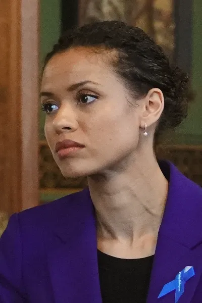 Gugu Mbatha-Raw photo