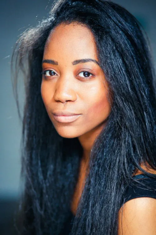 Shannon Hayes photo