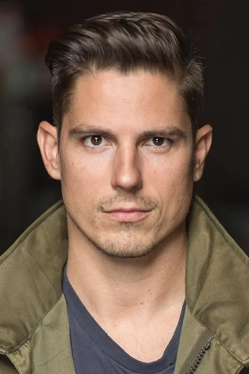 Sean Faris photo