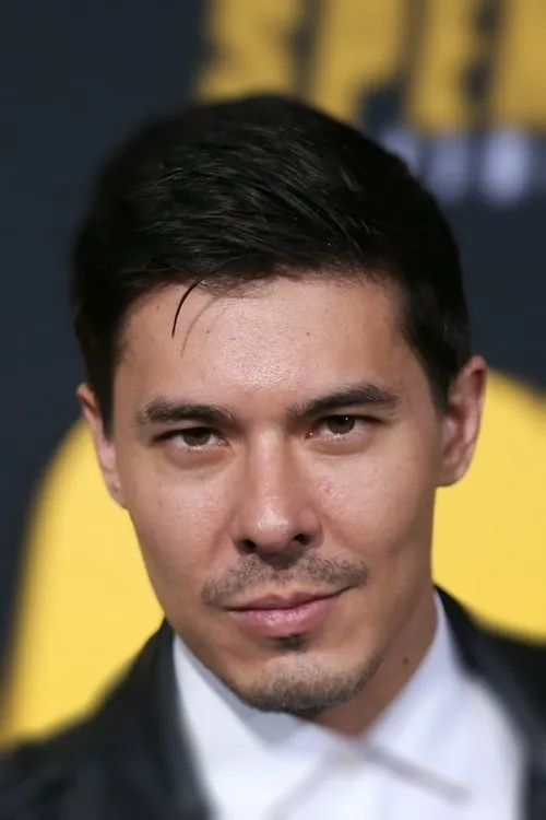Lewis Tan photo