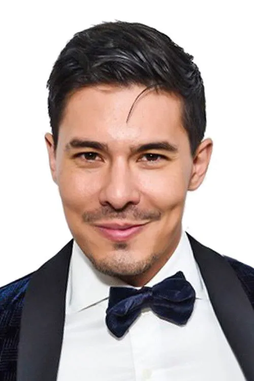 Lewis Tan photo