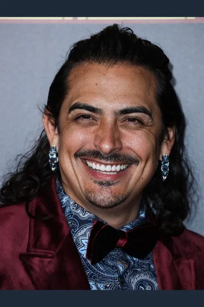 Robbie Daymond photo