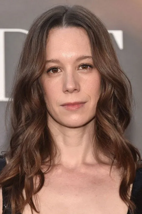Chloe Pirrie photo