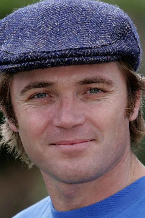 Alex Ferns photo