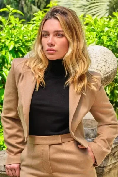Florence Pugh photo