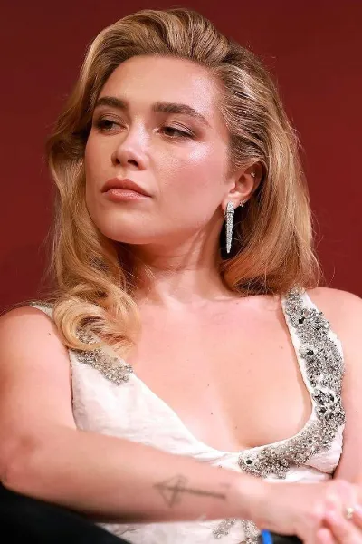 Florence Pugh photo